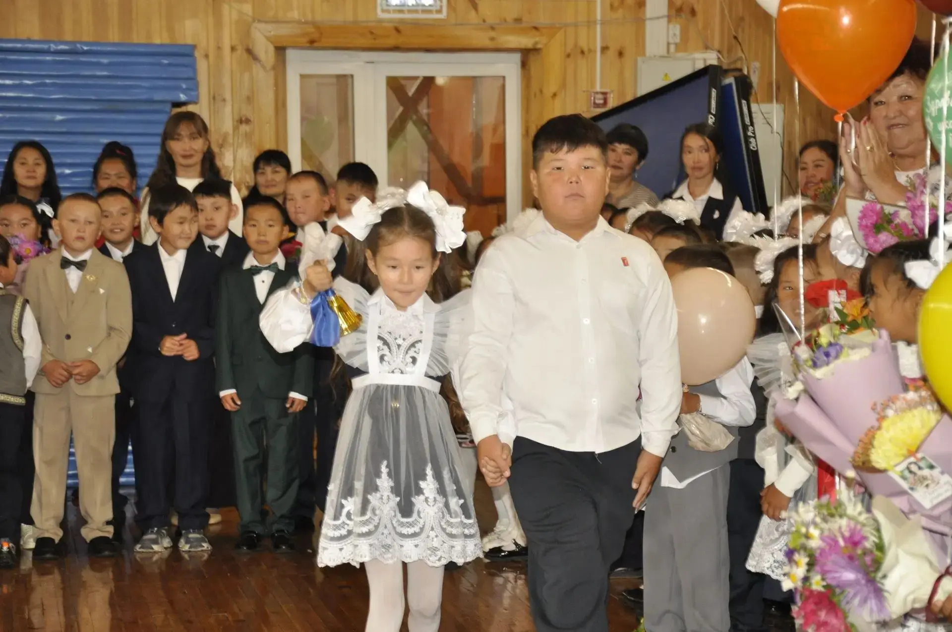 С Днём знаний, дорогие ученики, родители и учителя!