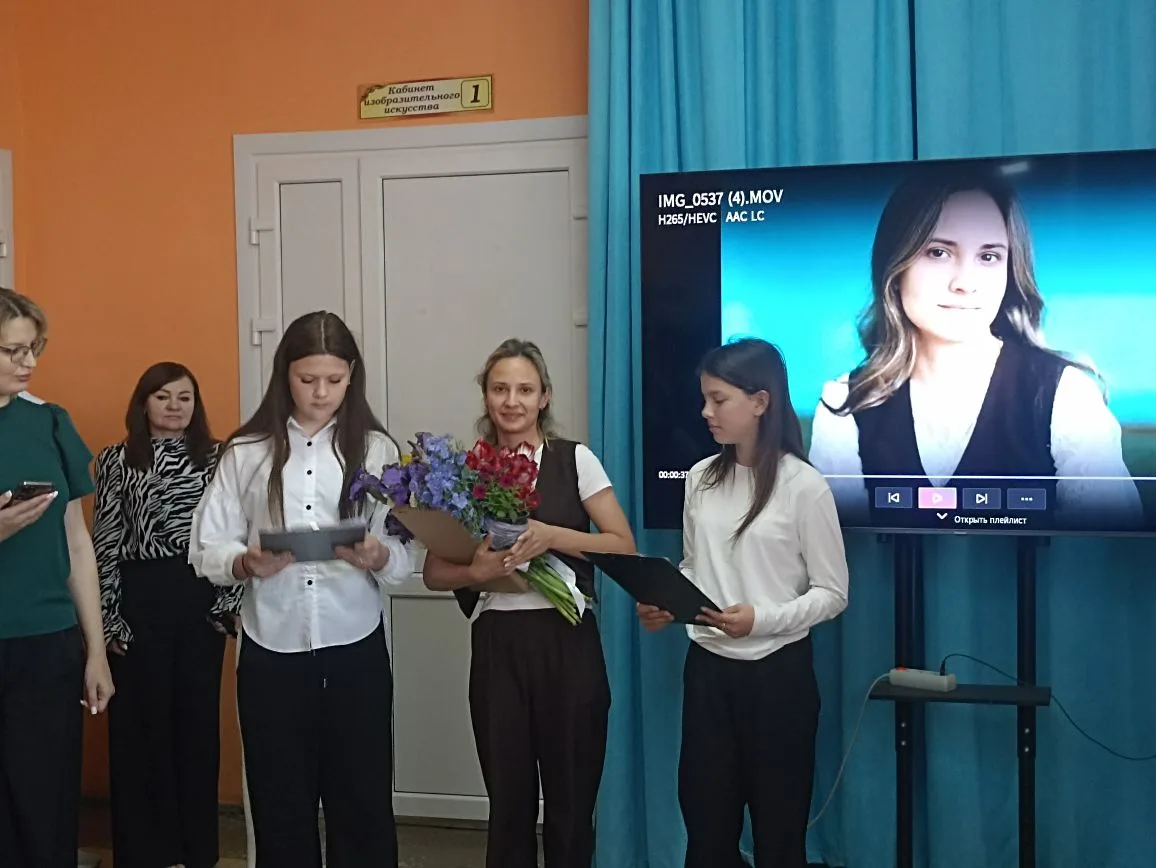 Сегодня на торжественной линейке мы отметили День молодого специалиста и с радостью чес...