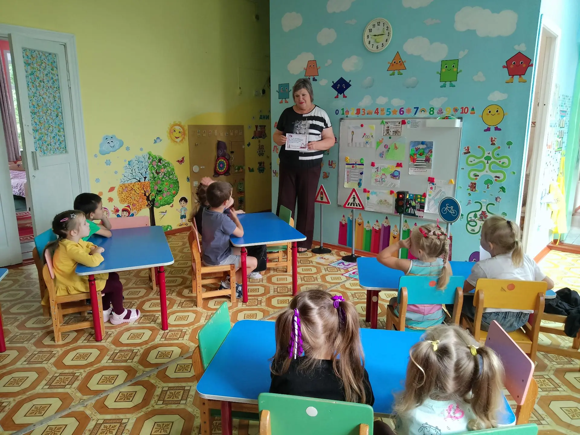 19 августа мы с ребятами посвятили день важной теме — правилам дорожного движения и без...