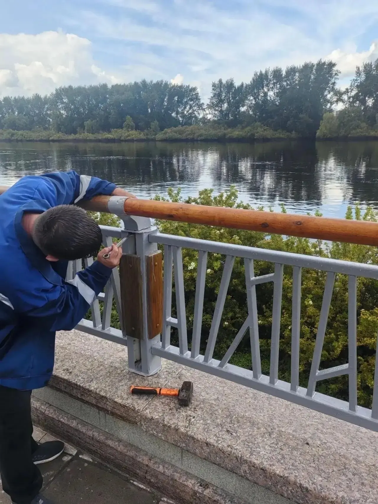 Набережную приводят в порядок 🌿