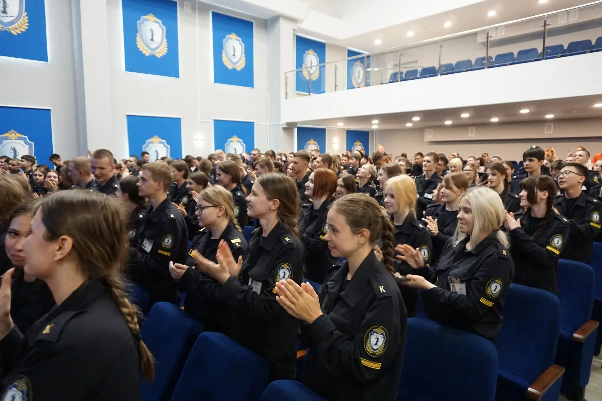 🚨 25 мая курсанты Колледжа полиции приняли участие в творческой встрече с советским, белорусским и р