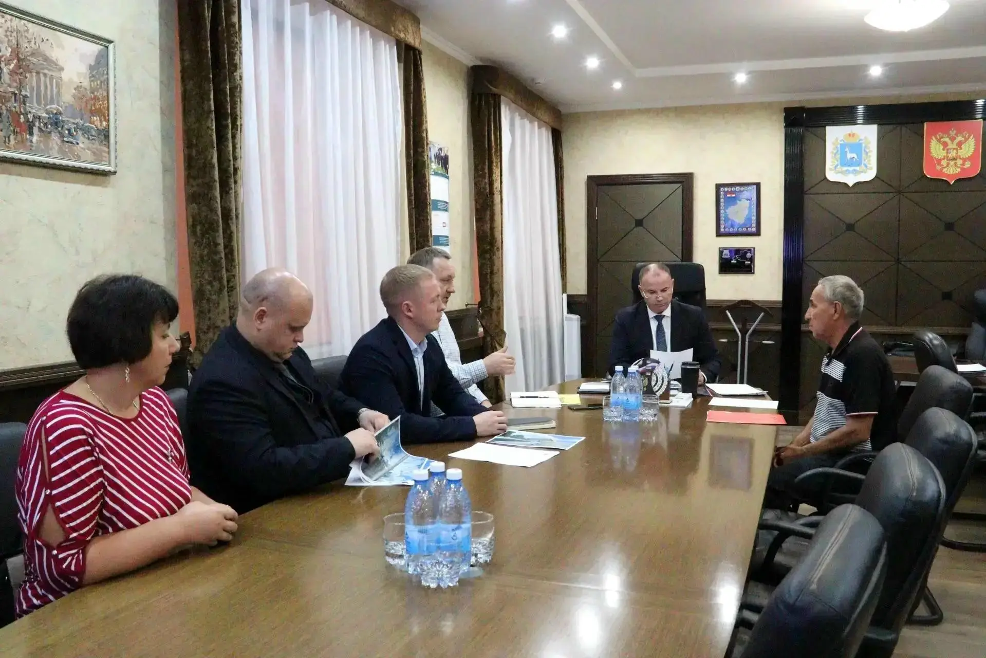 Сегодня Глава района Дмитрий Леонидович Вавилов провёл личный приём граждан.