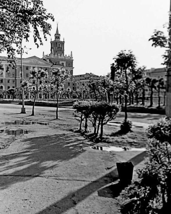 Площадь Ленина со стороны улицы Красногвардейской, 1970-ые…  Советский Комсомольск