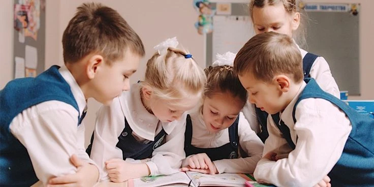 Дорогие ученики, уважаемые родители и коллеги!

Поздравляем всех с окончанием весенних каникул и жел