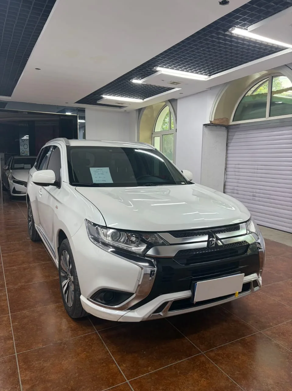 Mitsubishi Outlander, комплектация Comfort 2.0L 2WD, 5 мест, выпуск 2021 года