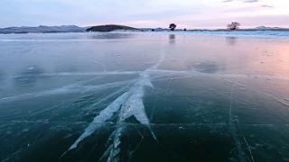 Водитель получил условный срок за травмы туристов из-за трещины во льду Байкала