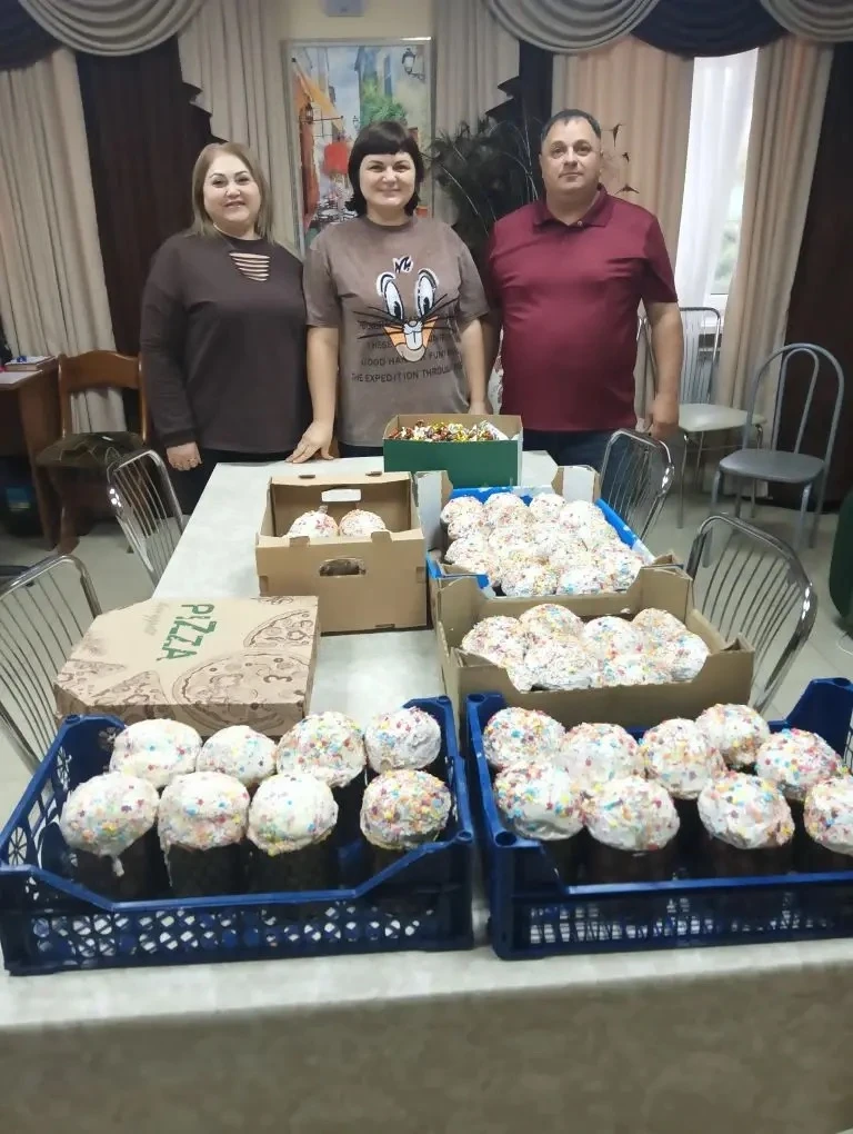 Сегодня у наших жителей приятное событие. К нам с подарками к Пасхе уже по сложившейся ...