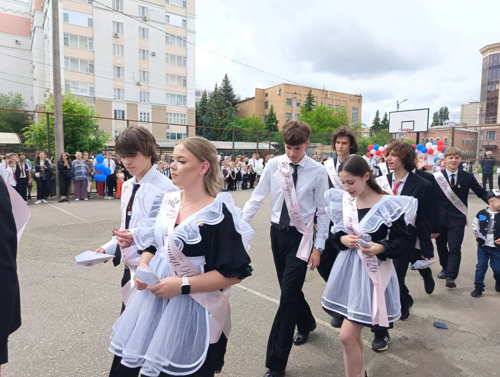 💥🌺💫Торжественная линейка «Последний звонок»: праздник, который запомнится навсегда!✨...