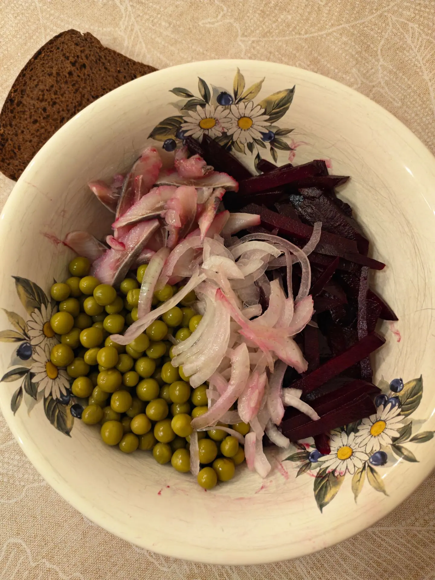 САЛАТ СО СВЕКЛОЙ И СЕЛЁДКОЙ