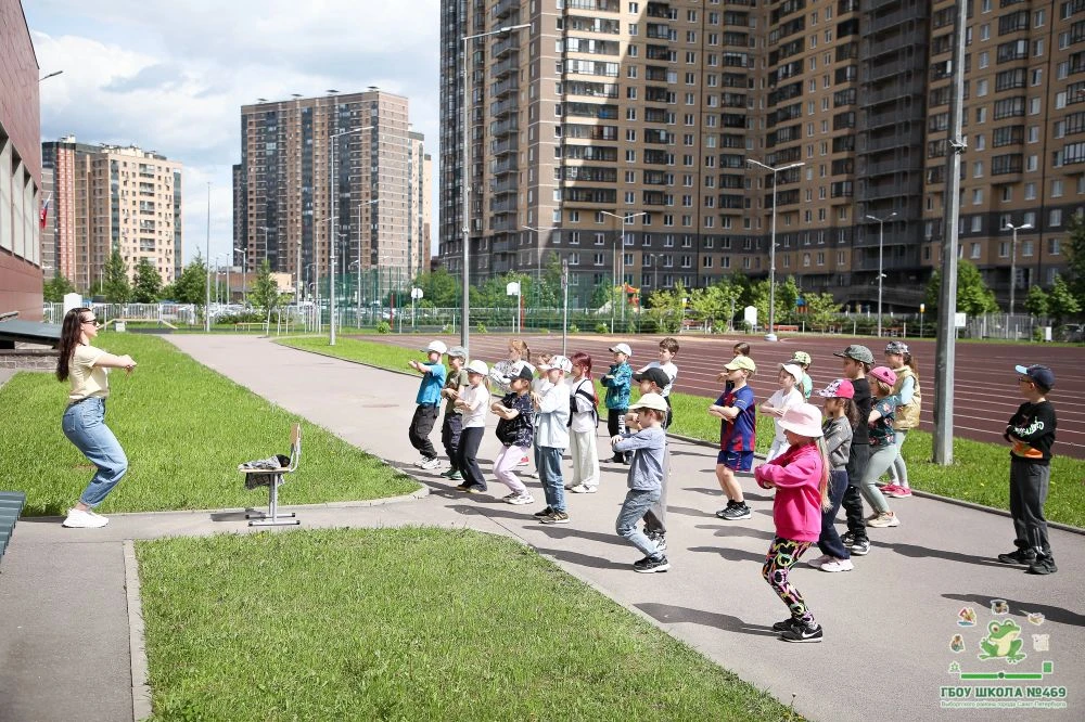 🤩💃ДЕНЬ ТАНЦОРА 

☀️1 смена в детском пришкольном лагере «Альбатрос» не проходит без участия педаго