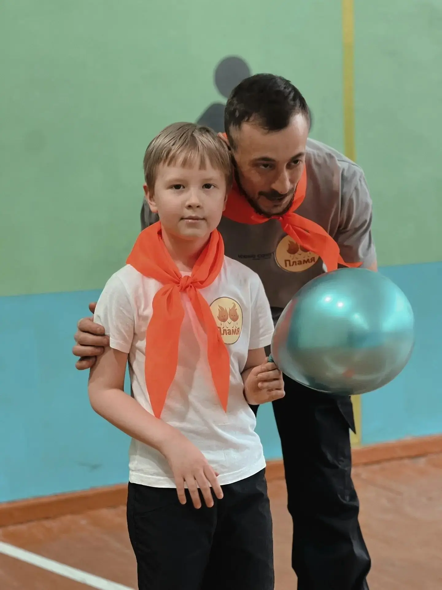 🏃‍♂🏃‍♀ Эстафета «Папа, мама, я — спортивная семья!» прошла в нашей школе!    Вчера в преддверии Дня 