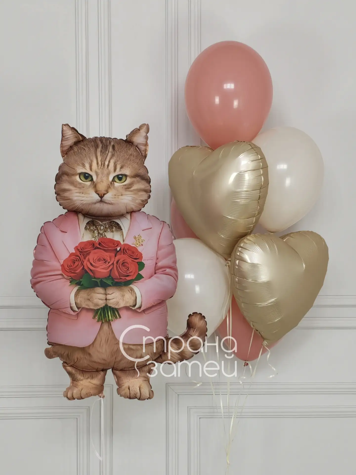 🌸 Есть сюрпризы, от которых становится тепло. Кот с букетом, нежная пастель и сердечки...