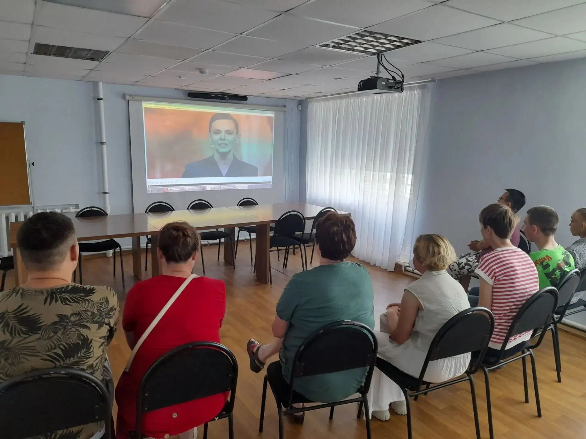 Сегодня участники группы "Ромашка" просмотрели трогательный концерт -реквием "Каждый третий". Пронзи