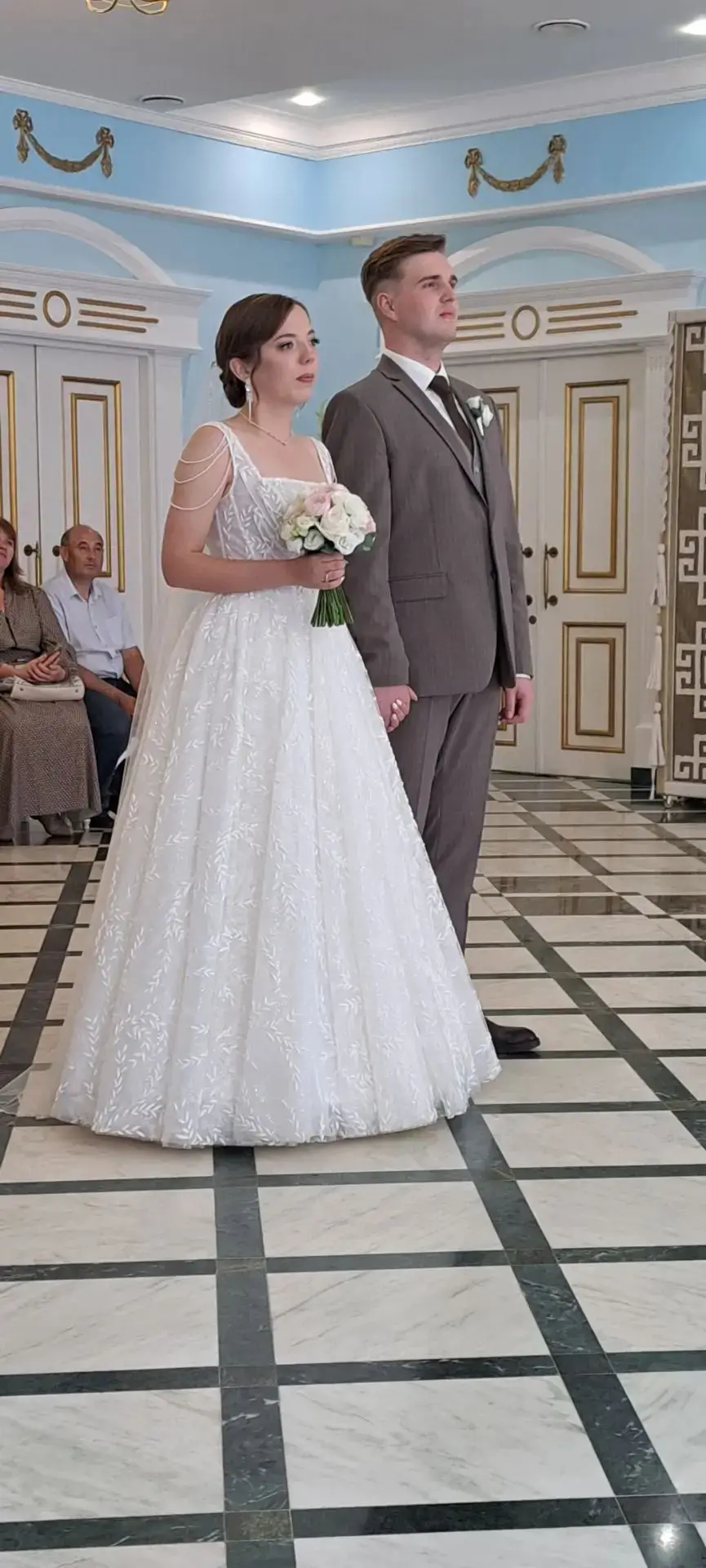 Алина Владимировна Логинова, педагог-организатор, стала счастливой женой!
♥️ молодожёнам!