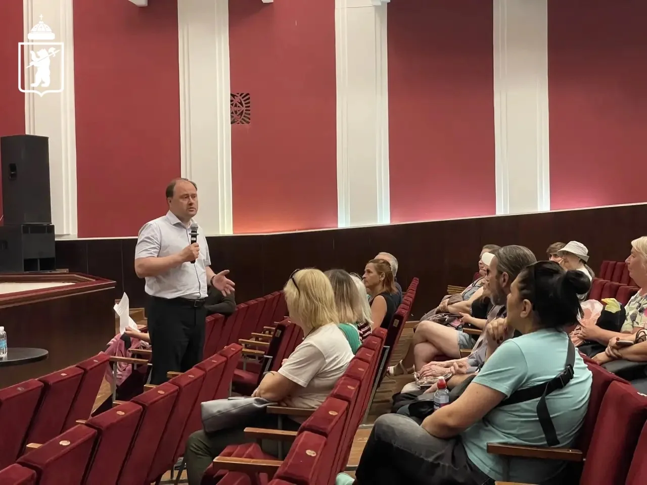 🗣️ Мэр Ярославля встретился с жильцами сгоревшего дома на улице Стачек

Как подчеркнул Артём Молчан