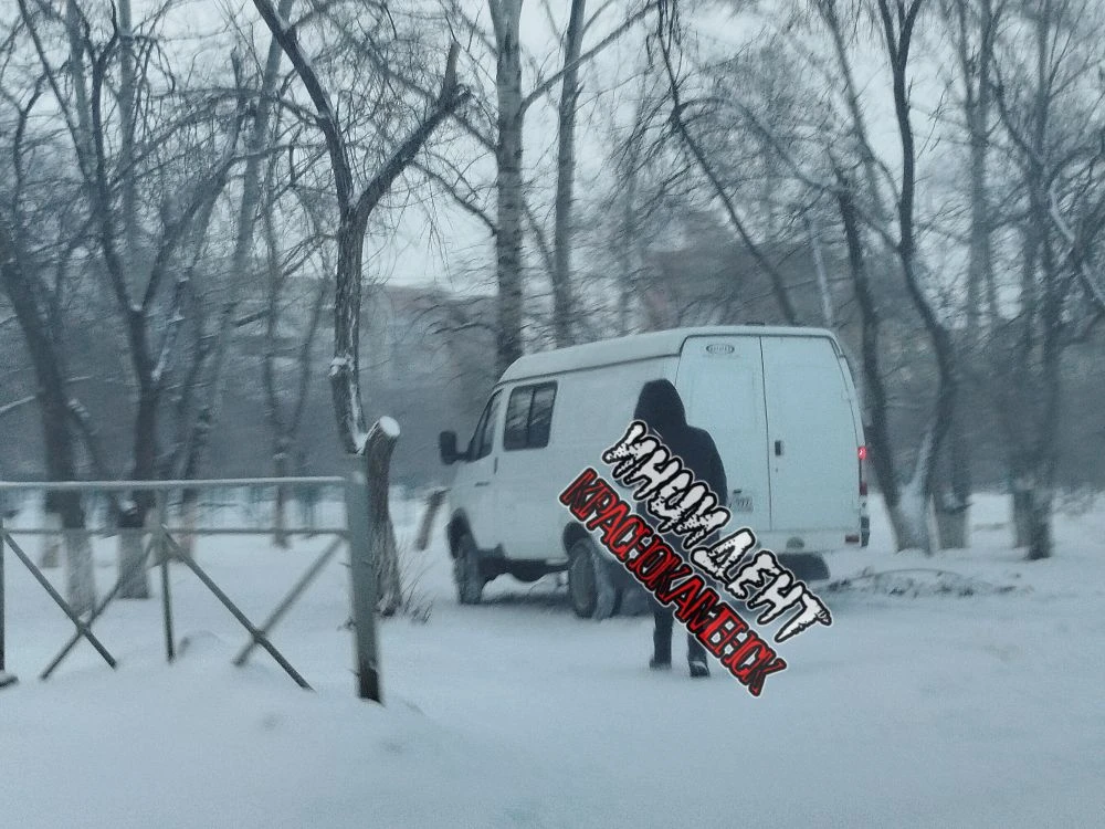 КАБЕЛИ ПРАКТИЧЕСКИ ВСЕХ ОПЕРАТОРОВ СВЯЗИ СГОРЕЛИ В КРАСНОКАМЕНСКЕ  Вчера во проторой половине дня в 
