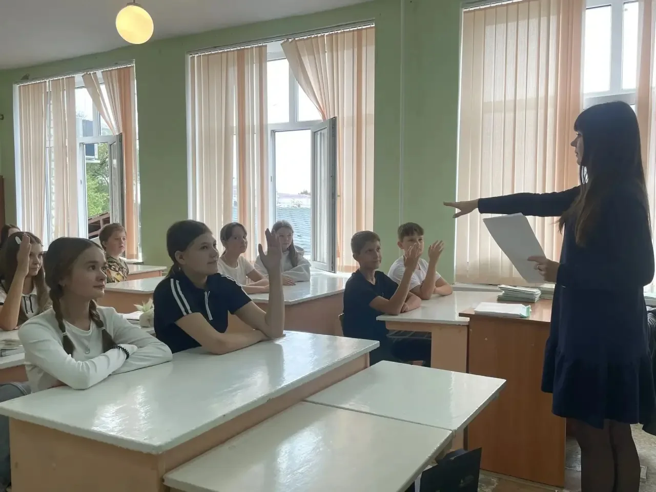🍁30 сентября , работник РДК, Крылевская Алёна Юрьевна провела для учащихся МКОУ «СОШ N...