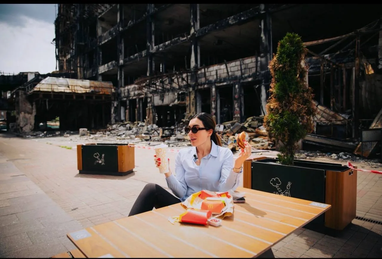 Сегодня блогерша из окружения Трампа Лора Лумер сообщила, что посещает Украину, а не Ро...