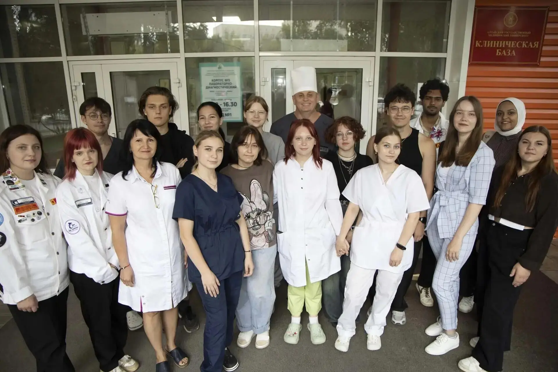 🧑‍⚕️  Вместо пляжа — суточные дежурства: более 80 студентов-медиков проведут лето в больницах Алтай