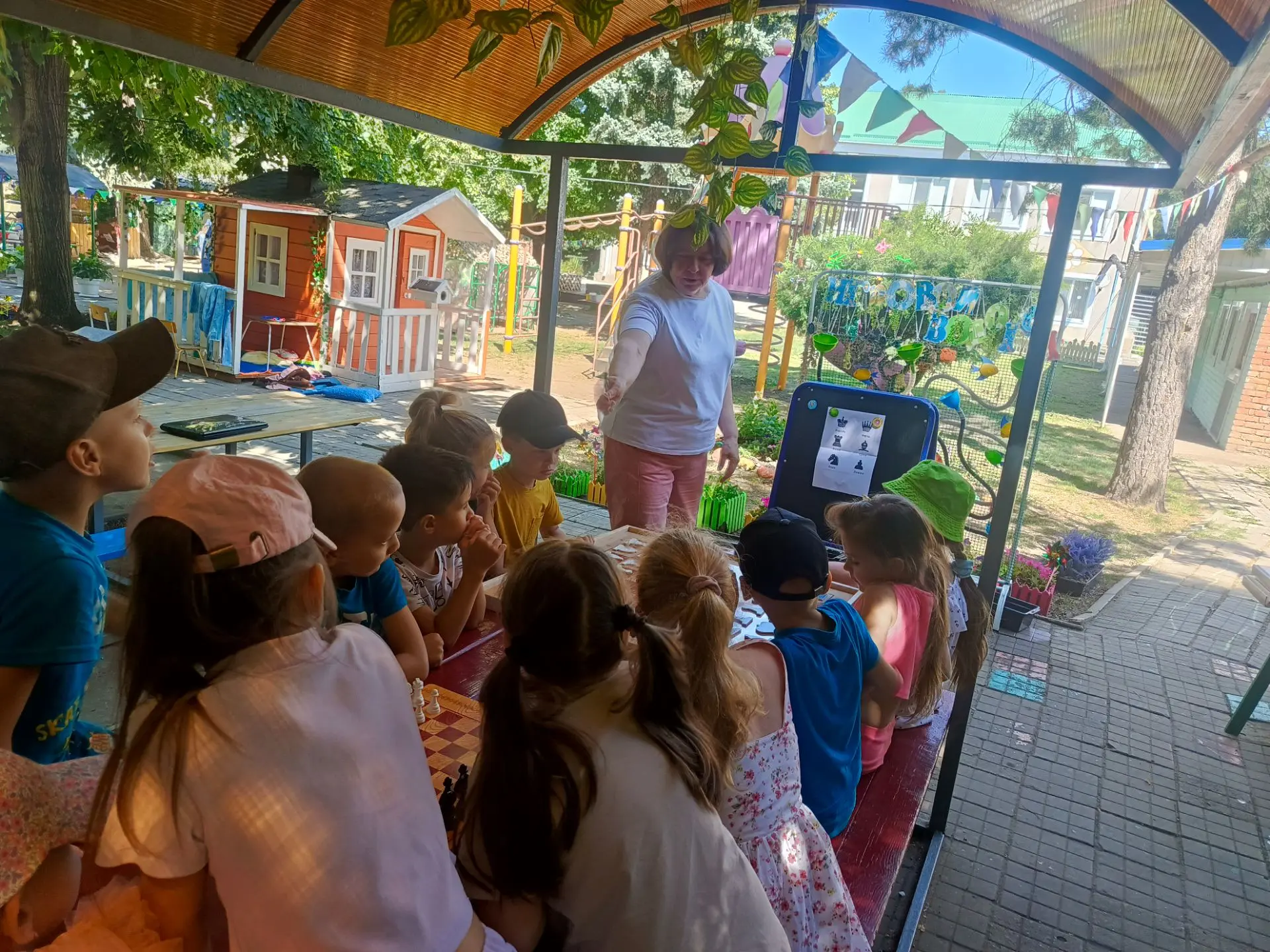 🎉 С Международным днём шахмат! 🎉
♟️Сегодня, 20 июля, в нашем детском саду прошёл особенный день — 