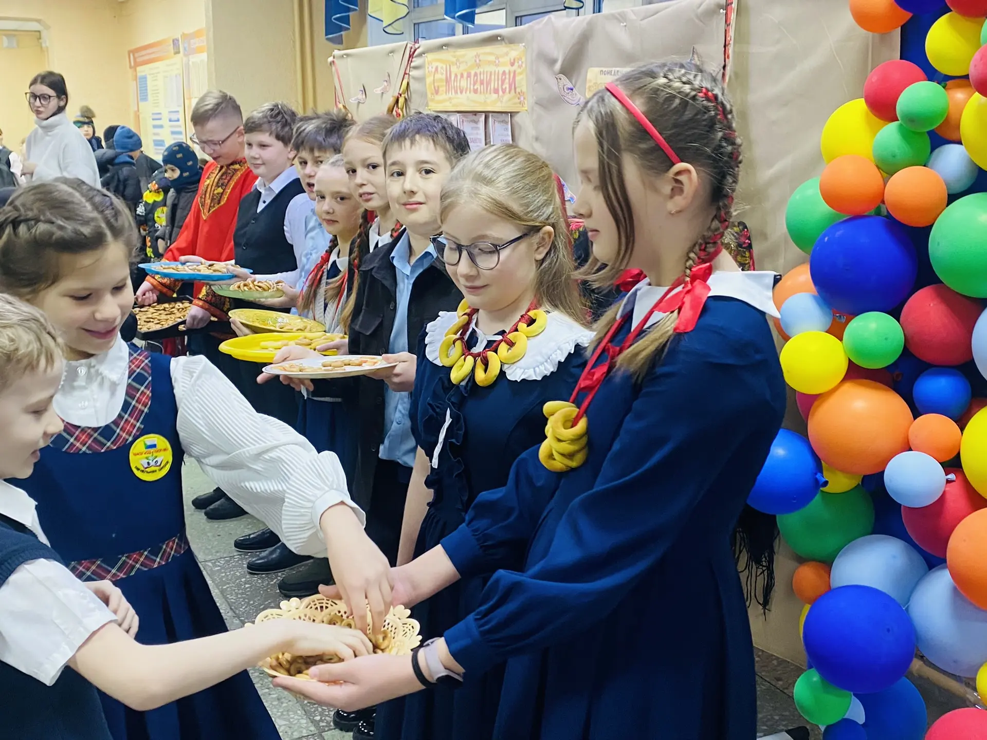 🥞🌞🥞Вторник: "Заигрыши"    Вторник — день заигрышей и веселья. В это время устраиваются различные игр
