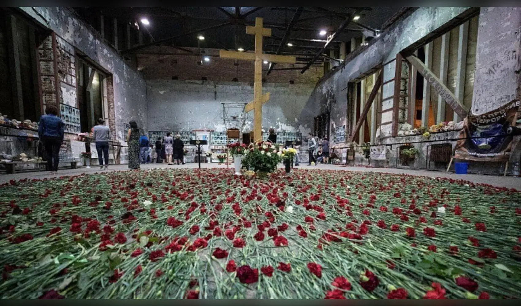 Самая чудовищная трагедия в истории современной России и всего мира.