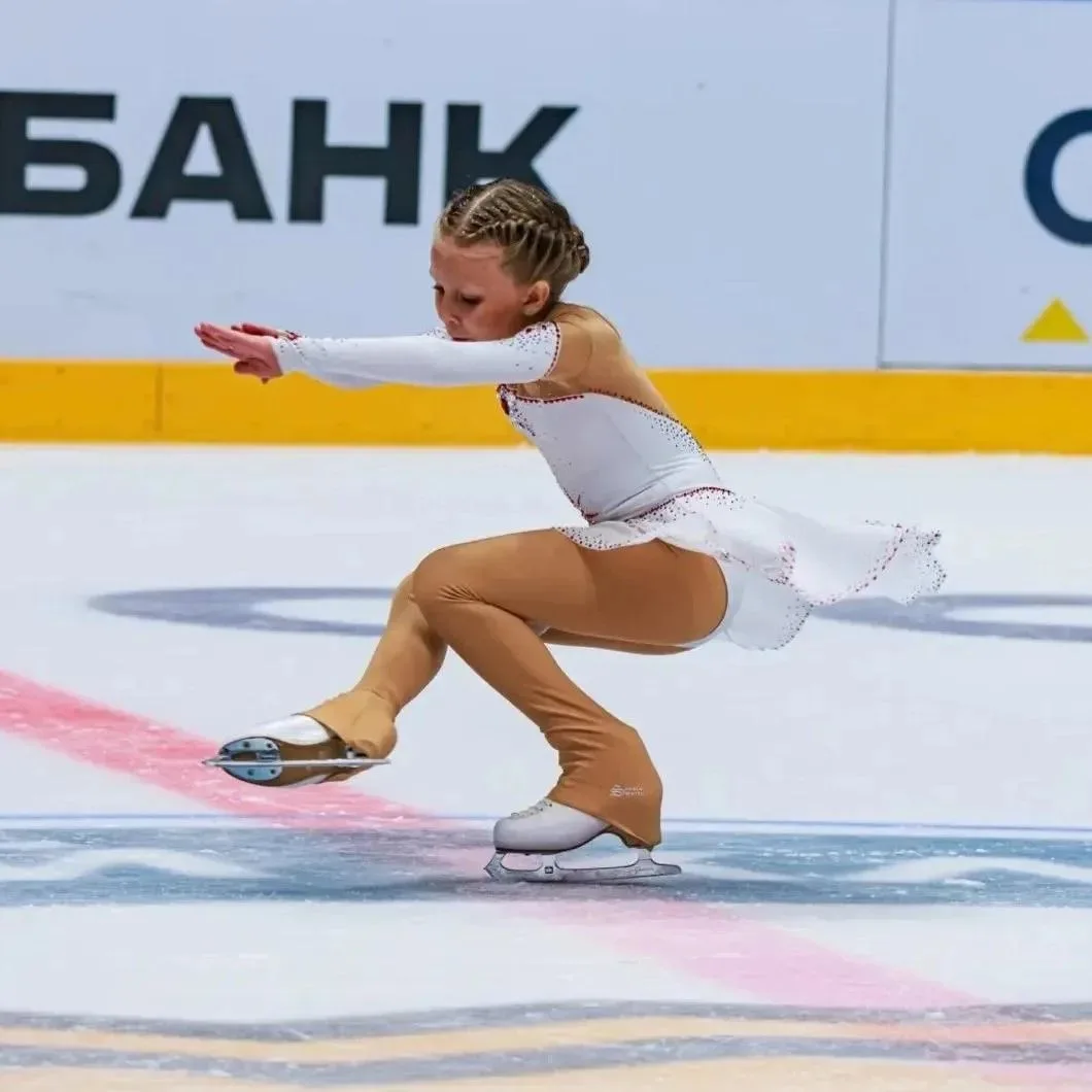 ⚡️Ейские фигуристы выступили на краевых соревнованиях в Сириусе