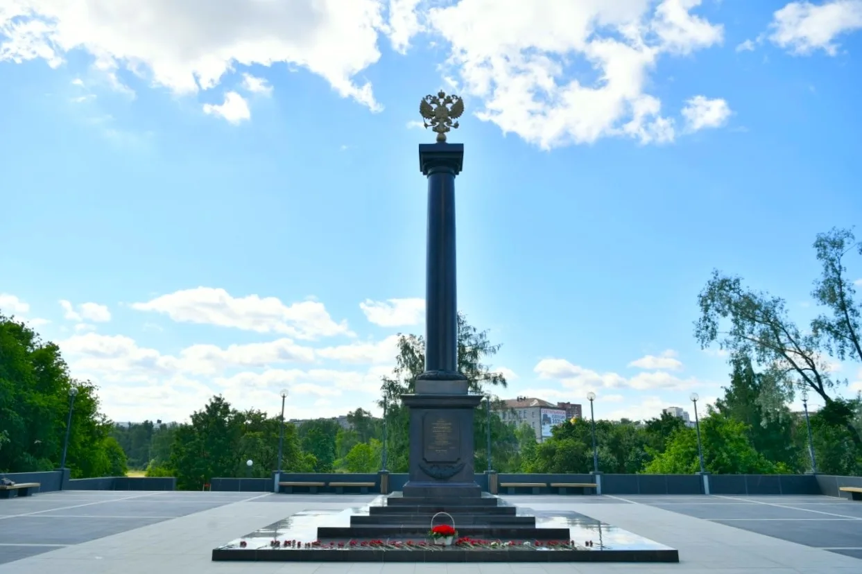 🔥 Город Петра. Город воинской славы. Город, который отмечает сегодня свой 323-й день р...