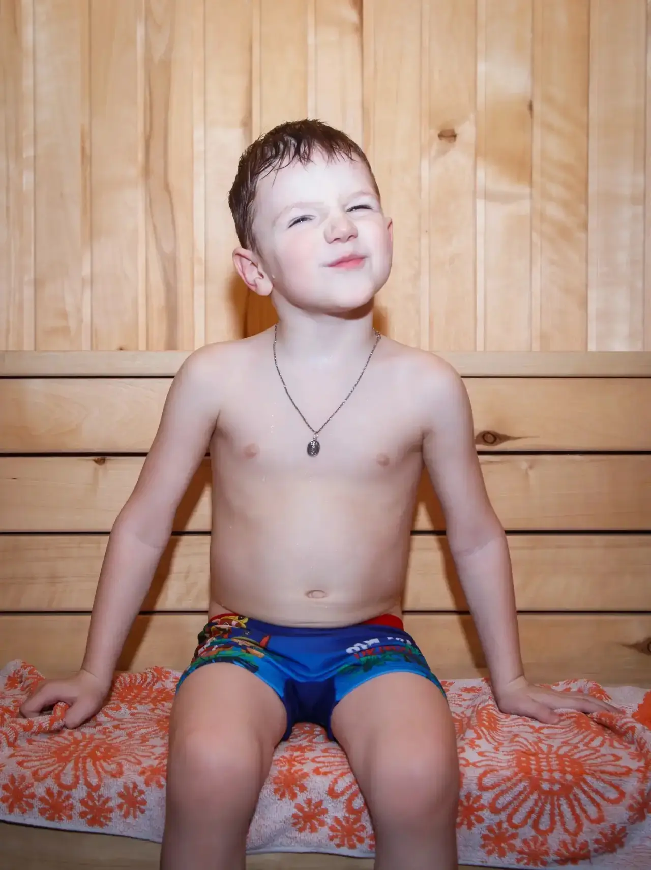 🏊‍♂️Вода заряжает энергией, а сауна мягко согревает — 
идеальный дуэт для здоровья Вашего малыша!

