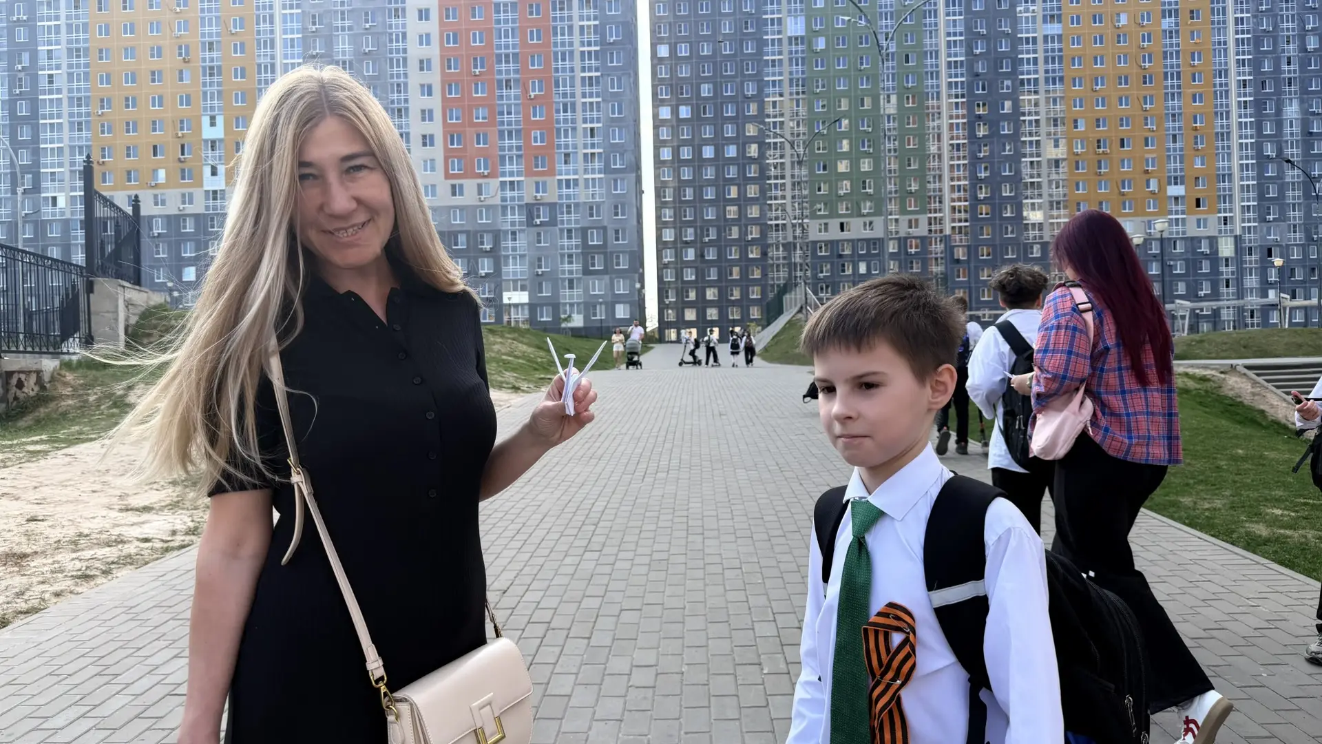 🕊️ Журавли Победы: память, которая объединяет поколения 🕊️  Акция не ограничилась стенами школы. С б