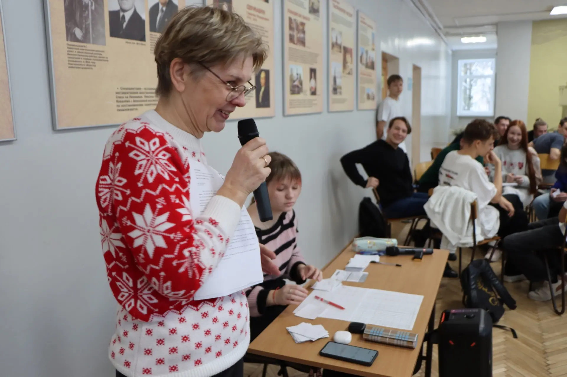 Здравствуйте, здравствуйте, здравствуйте! Счастливых вам интеллектуальных игр! И пусть удача всегда 