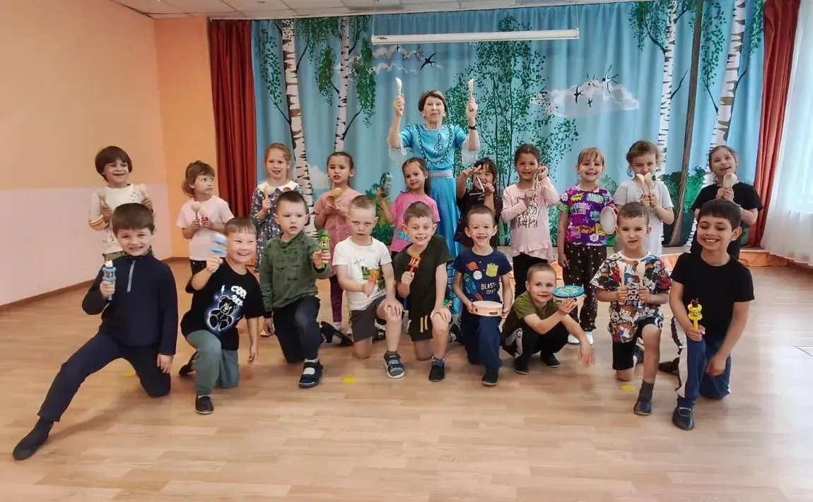 В старших и подготовительных группах нашего детского сада прошли удивительные и очень интересные муз