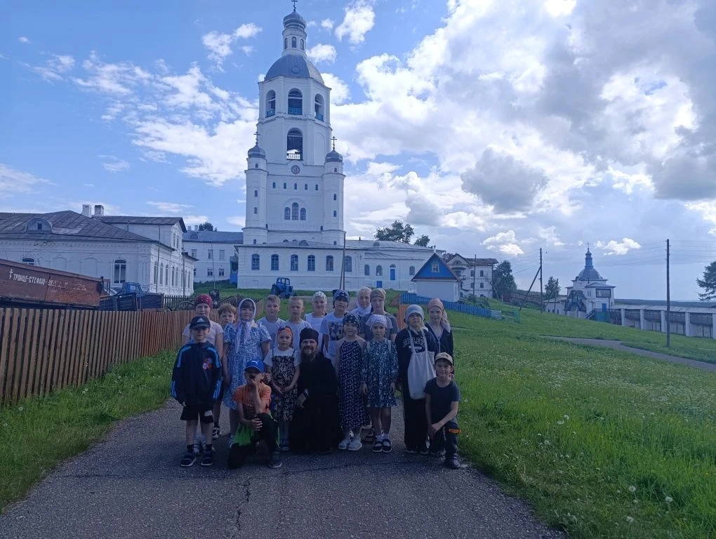 🔔 6-й день нашего детского лагеря: Духовное приключение! 🔔

💫 Сегодня наши начальные классы прове