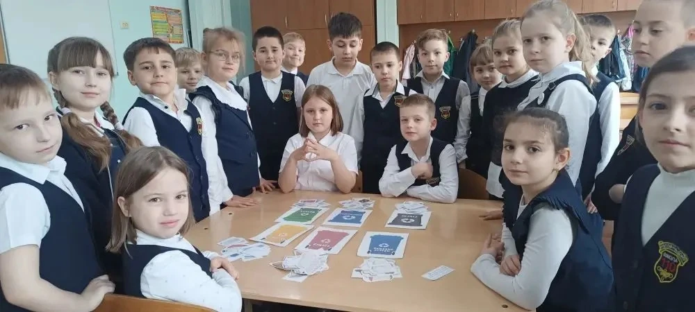 📅 Понедельник в МБОУ «Школа 110»: торжественное начало недели  В понедельник в МБОУ «Школа 110» учеб