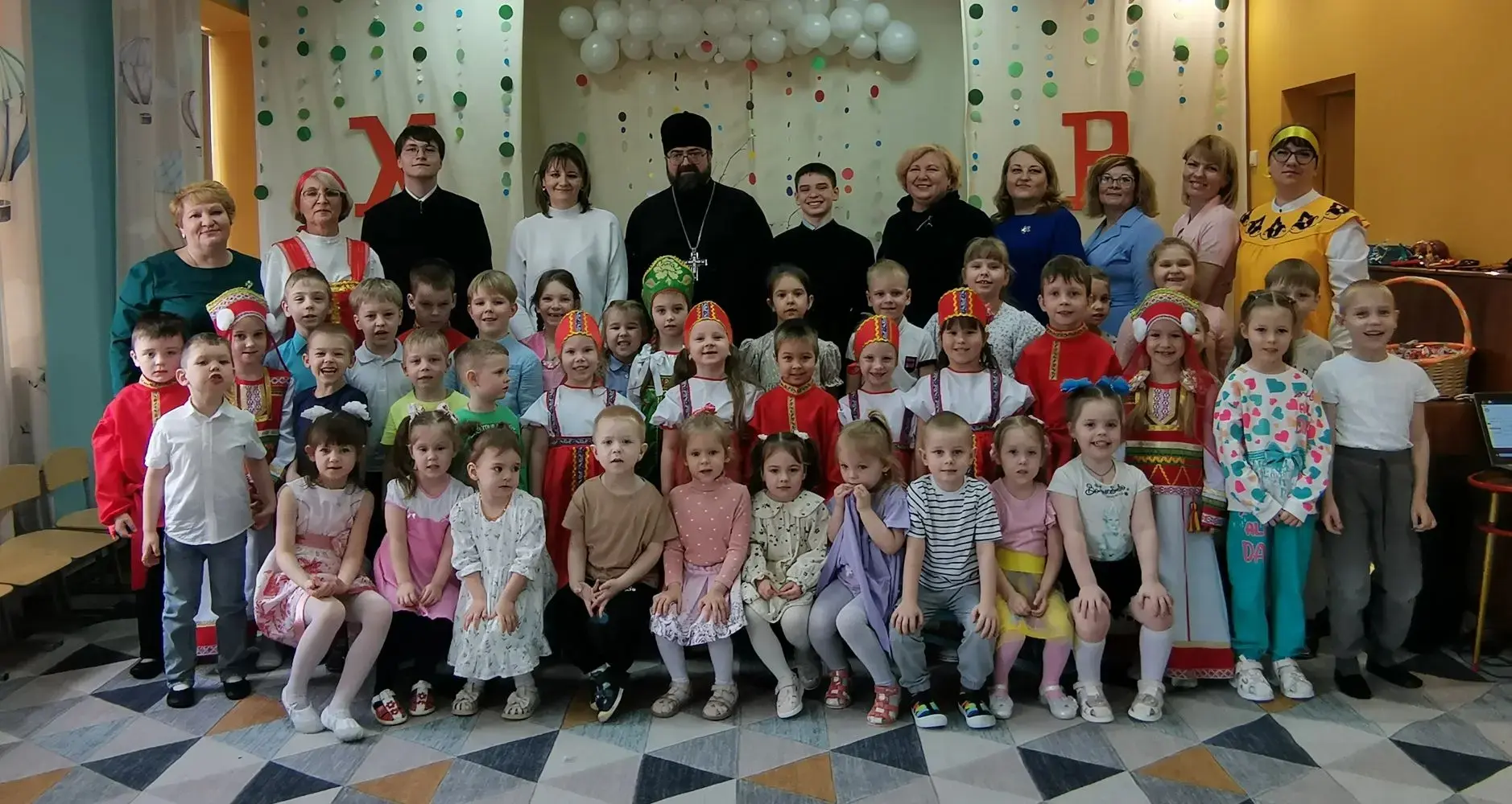 В СП "Детский сад " Ягодка"  14 апреля состоялся праздник, посвящённый  Светлой Пасхе. ...