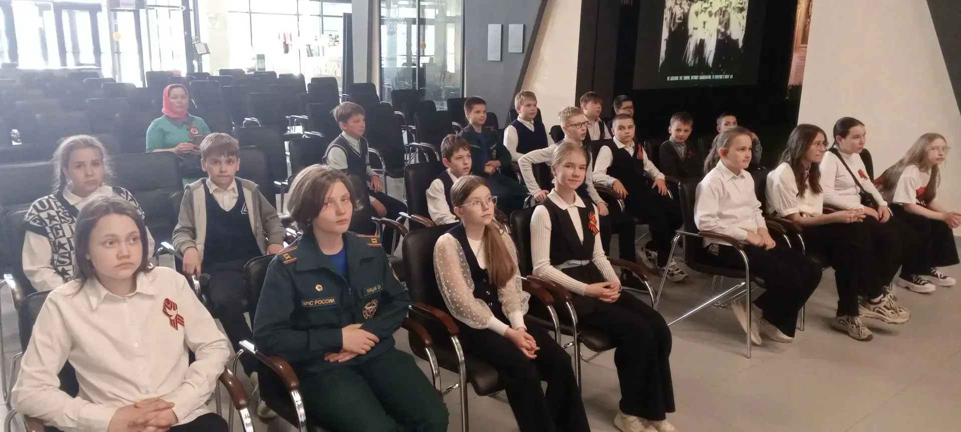 🇷🇺 Музей " РОССИЯ -МОЯ ИСТОРИЯ"     В предпраздничные дни 5Е  класс с классным руководителем Татьяно