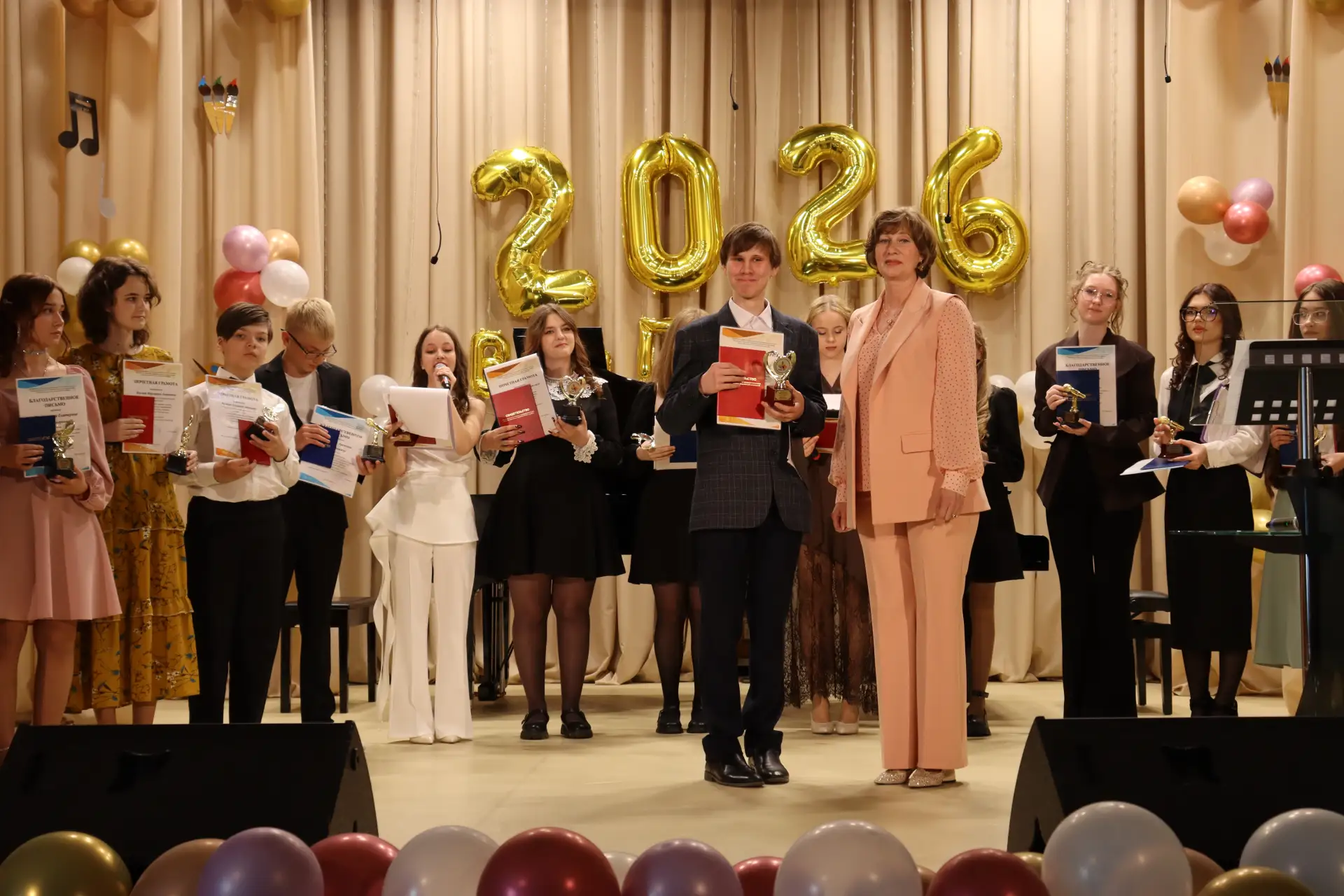 🎤ФИНАЛЬНЫЙ АККОРД: ОТЧЕТНЫЙ КОНЦЕРТ И ВЫПУСКНОЙ ВЕЧЕР В ДШИ № 4 🎨