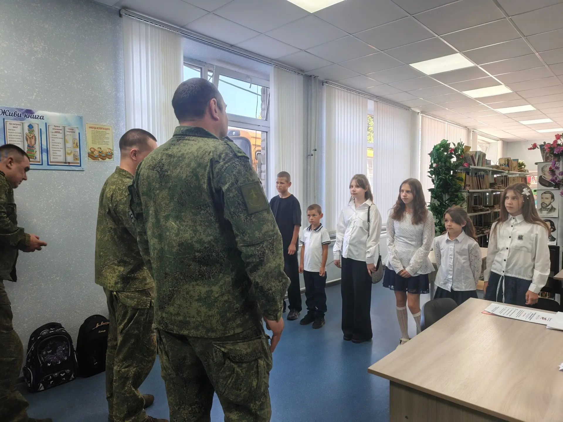 1 сентября — день, который в памяти каждого связан с волнением, белыми бантами, букетам...
