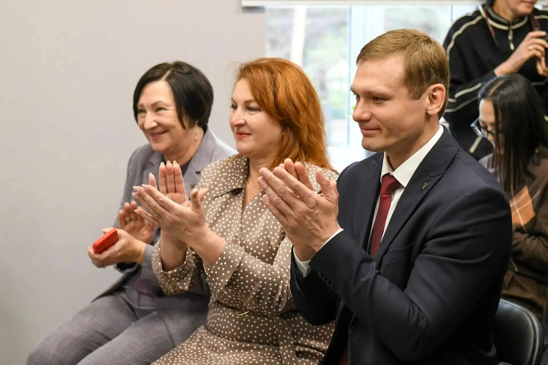 В Белом Яре открыли детский центр с VR-очками и креслом-коконом