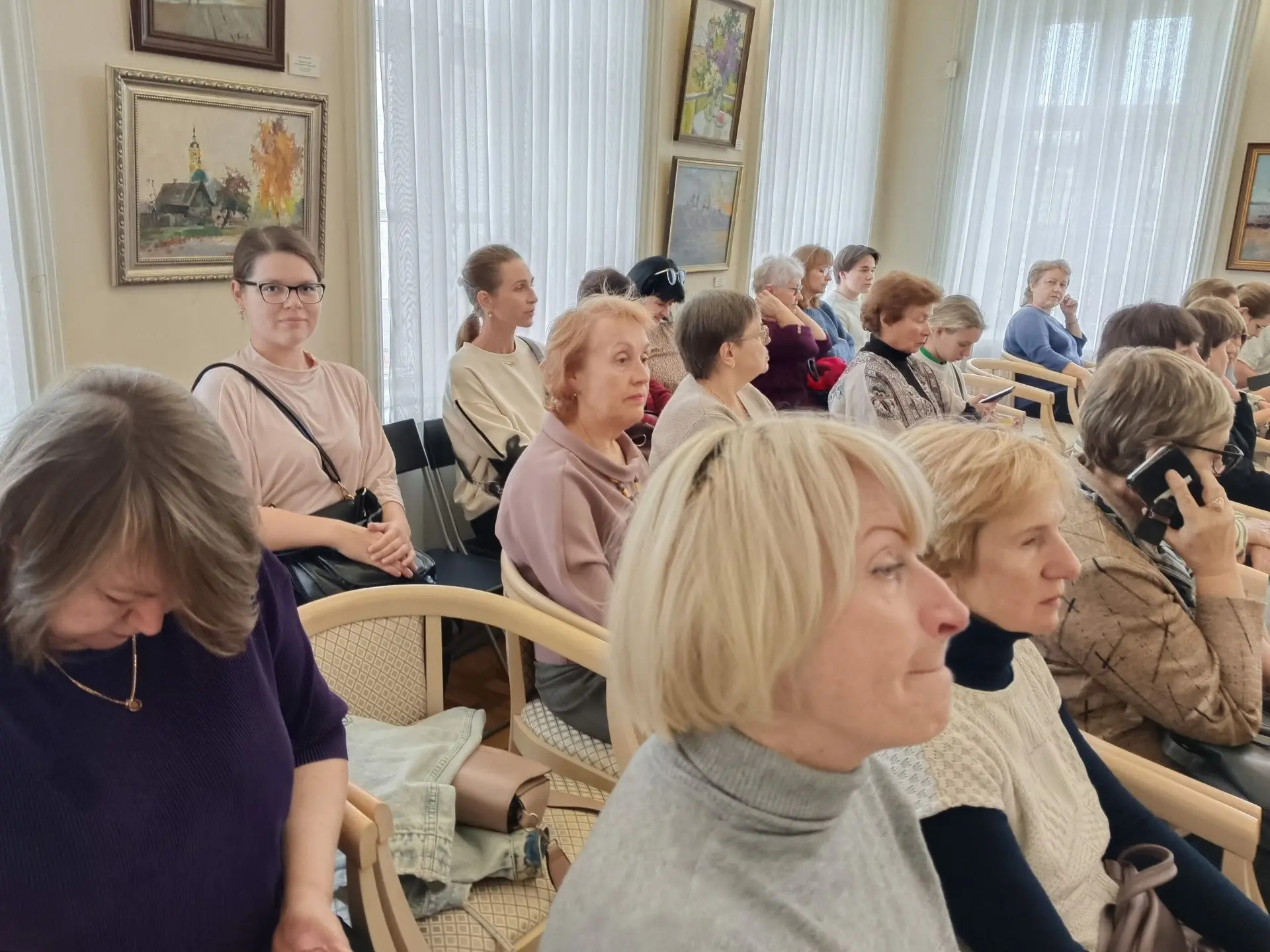 4 октября 2026 года в уютной гостиной Усадьбы купцов Лажечниковых прошел концерт «Музык...