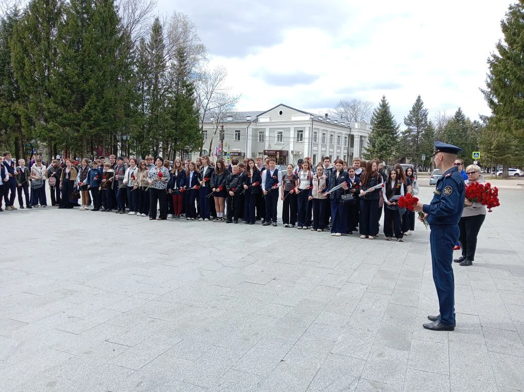 🇷🇺 МЫ ПОМНИМ  ⭐ В преддверии Дня Победы Гимназисты 6-х и 7-х классов, вместе с классными руководител