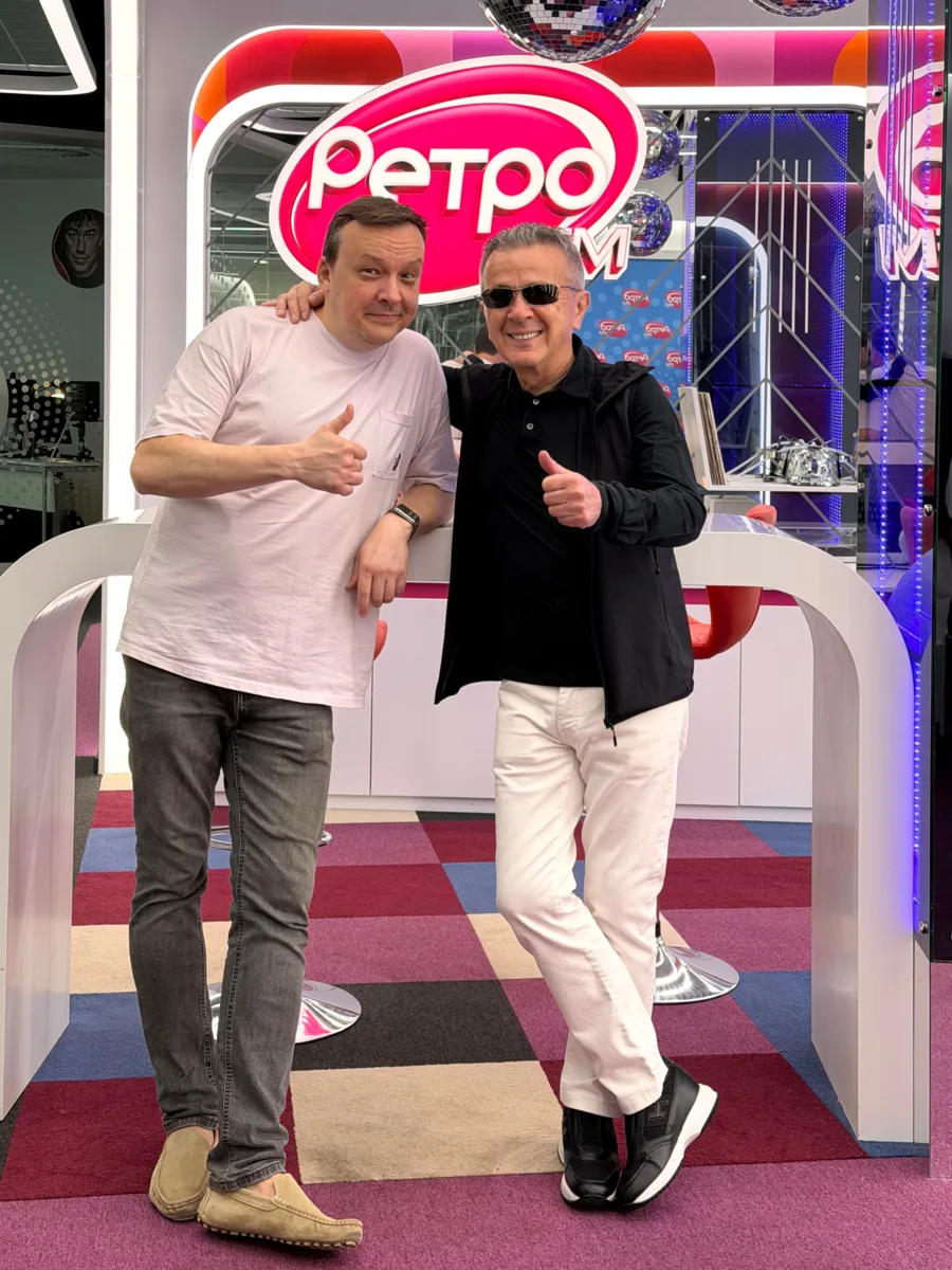 Pupo уже в нашей студии! 

Через несколько минут начинаем 📻