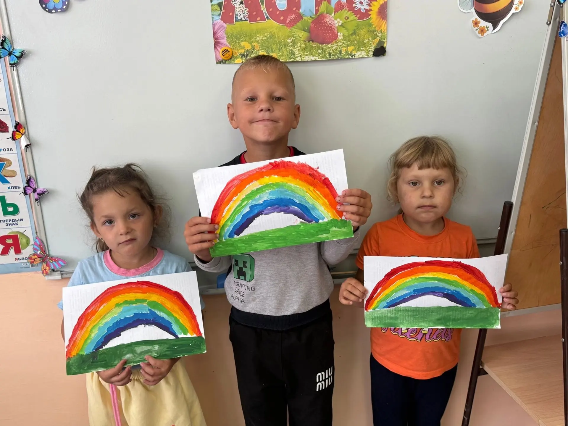 Рисование радуги в нашей дошкольной группе! 🌈
Сегодня в нашей группе прошло увлекательное занятие п