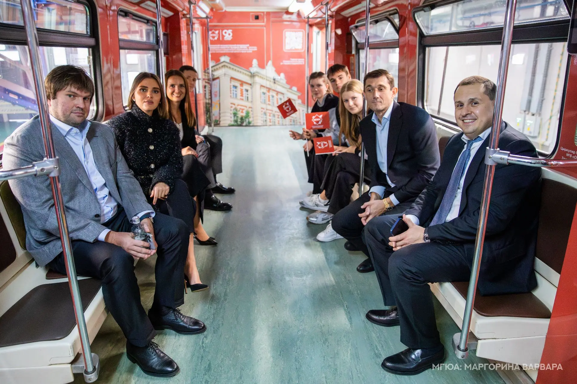 🚇 Наш поезд в московском метро!