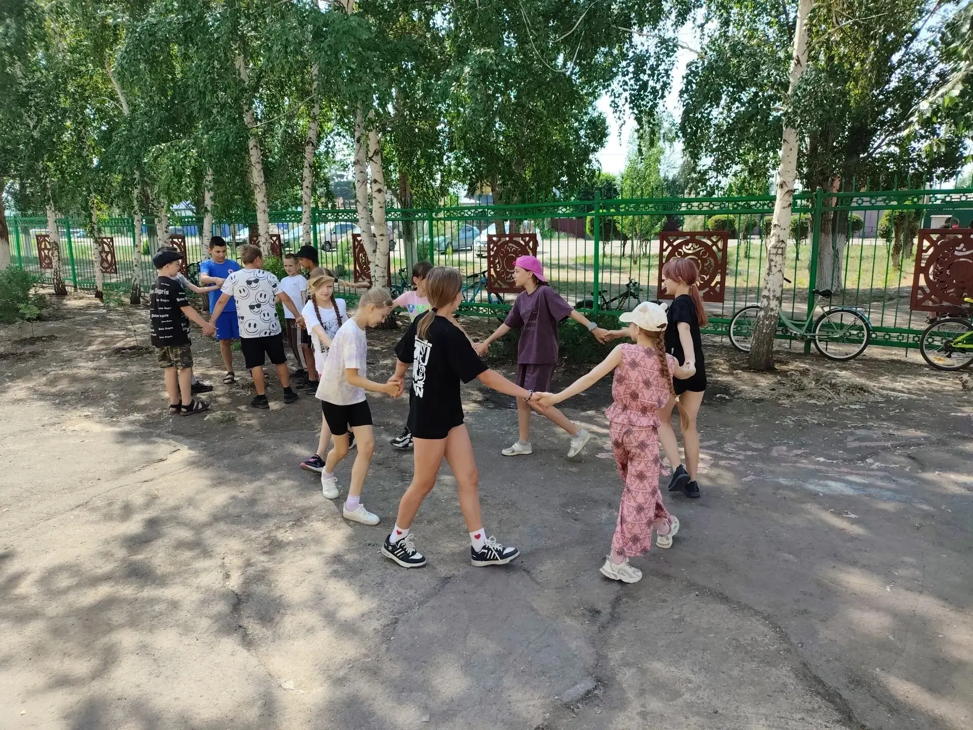 18 июня в рамках летней досуговой площадки состоялся яркий и творческий фотоквест "Большой стоп-кадр