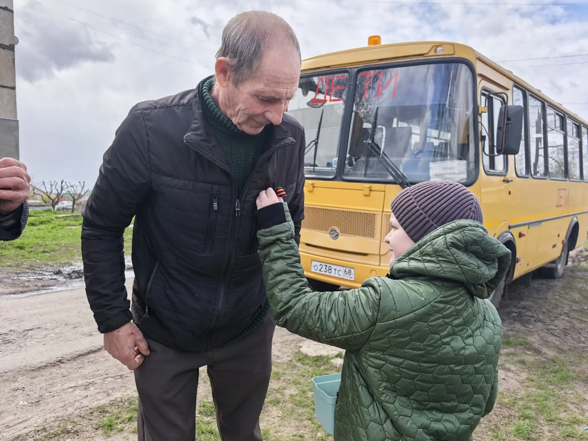 🌟 В преддверии 9 Мая в нашей школе стартовала акция «Георгиевская ленточка»!  Георгиевская ленточка 