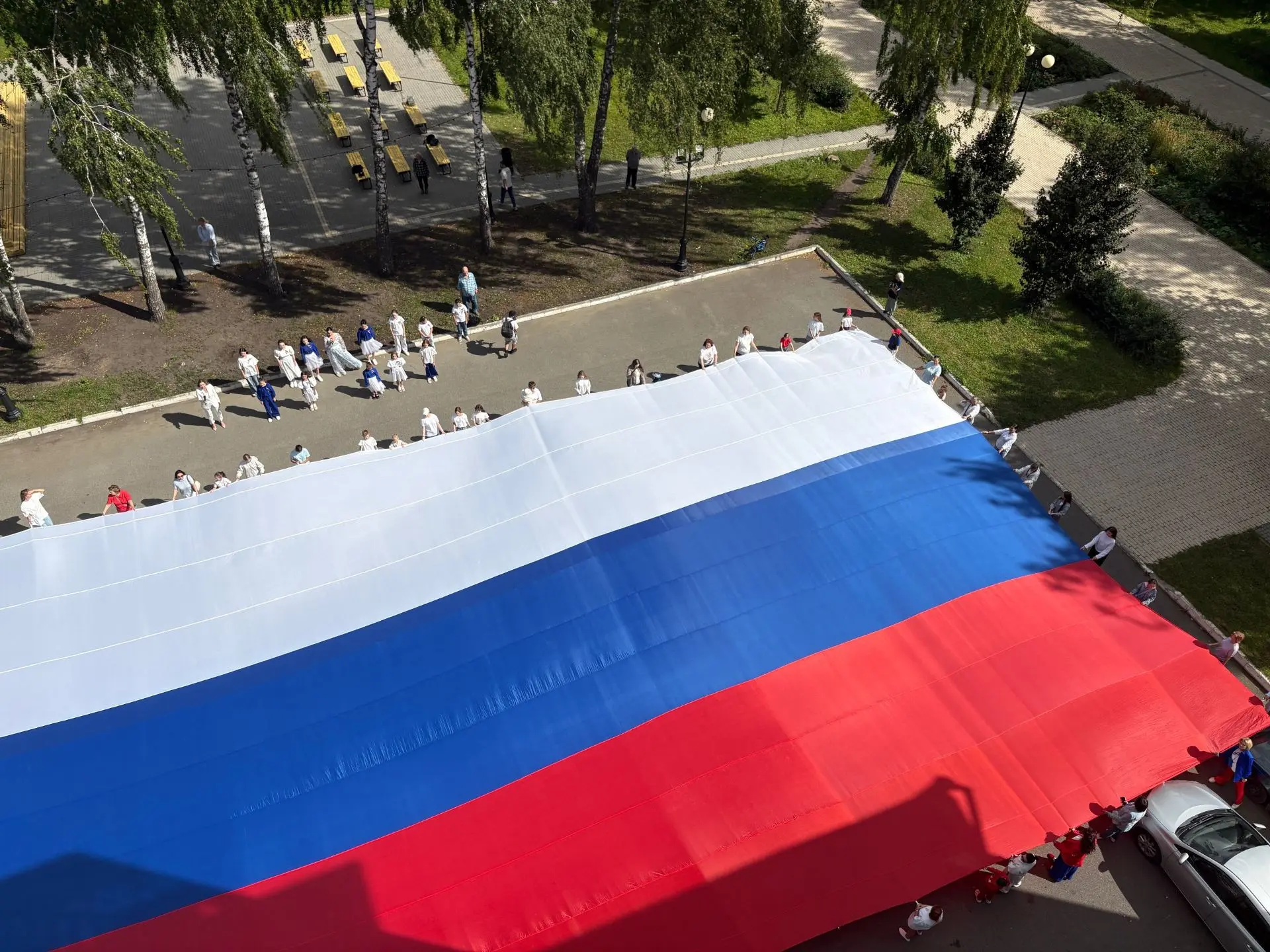 🇷🇺🇷🇺🇷🇺Сегодня утром парк за Дворцом культуры им. С. Саид-Галиева  прошла патриоти...