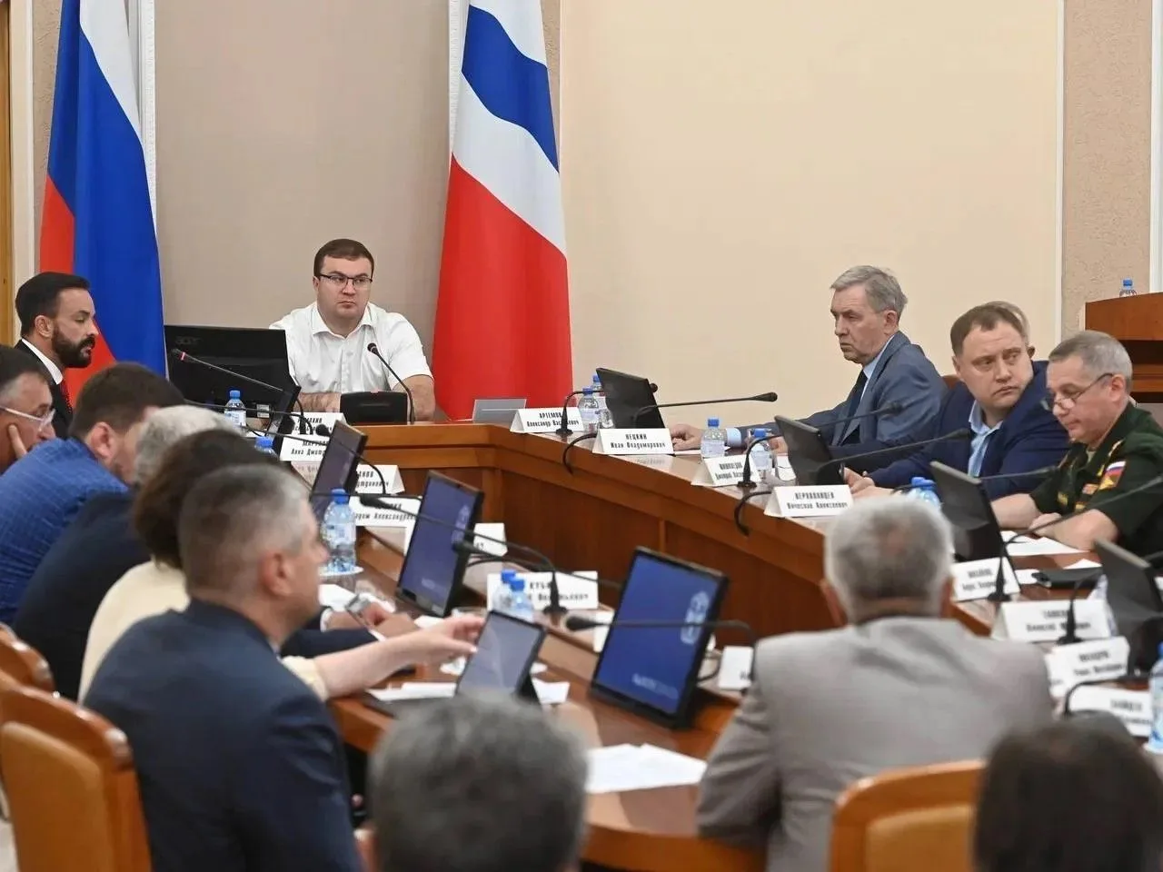 Виталий Хоценко провел совместное заседание оперативного штаба Омской области и региона...