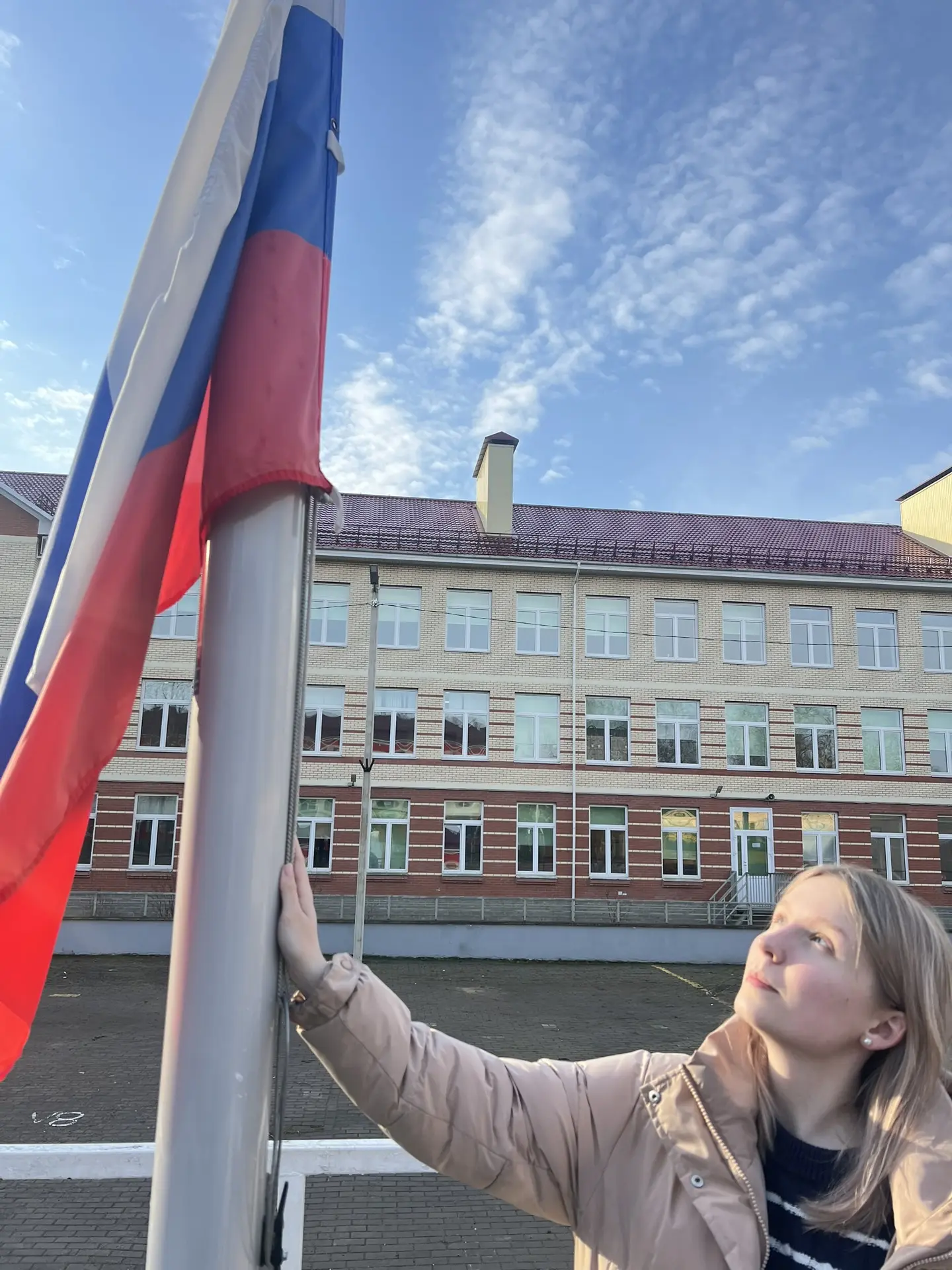 🇷🇺Сегодня, 13 апреля, понедельник. Начало новой учебной недели в нашей школе традиционно ознаменовал