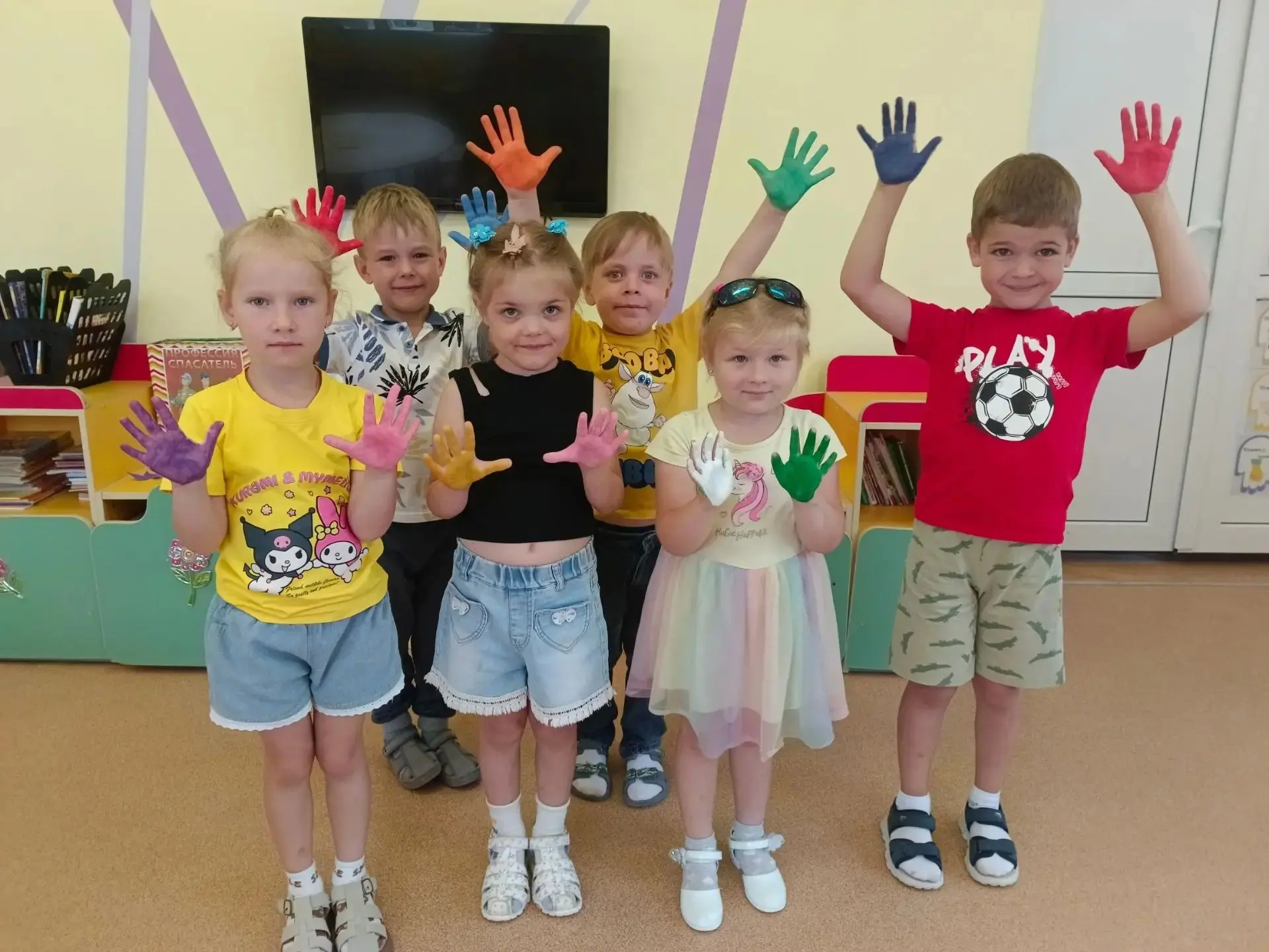 👋🎨 👋 День разноцветных ладошек: дошколята "Умки" за творчество!
                 
🎨👩‍🎨🎨 Ладош